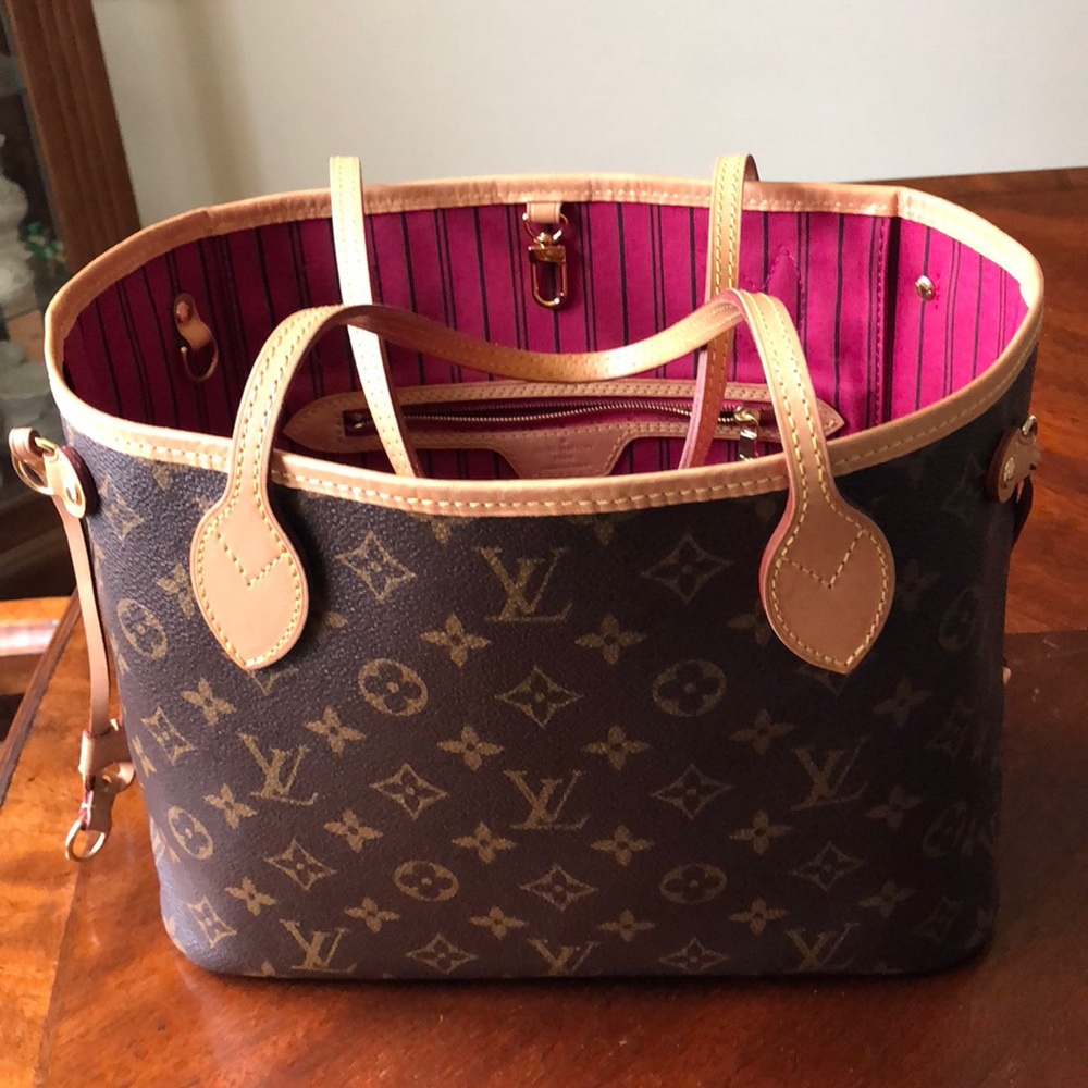 Authentic Louis Vuitton neverfull pm .
